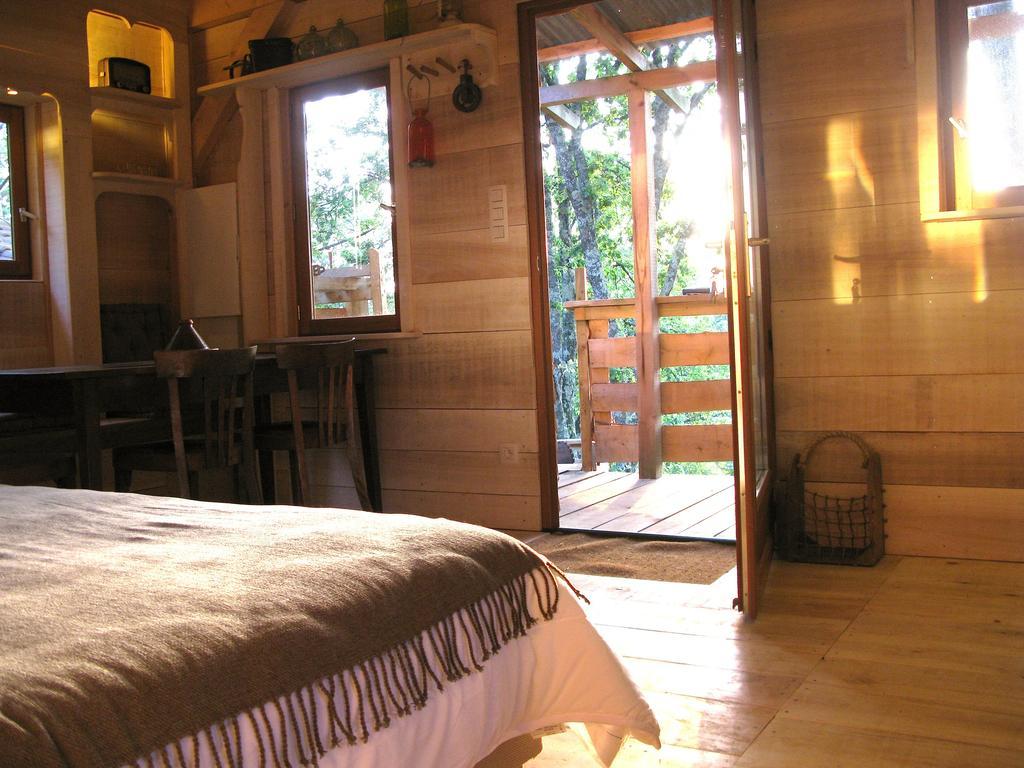 Les Cabanes Du Tertre Urval Buitenkant foto