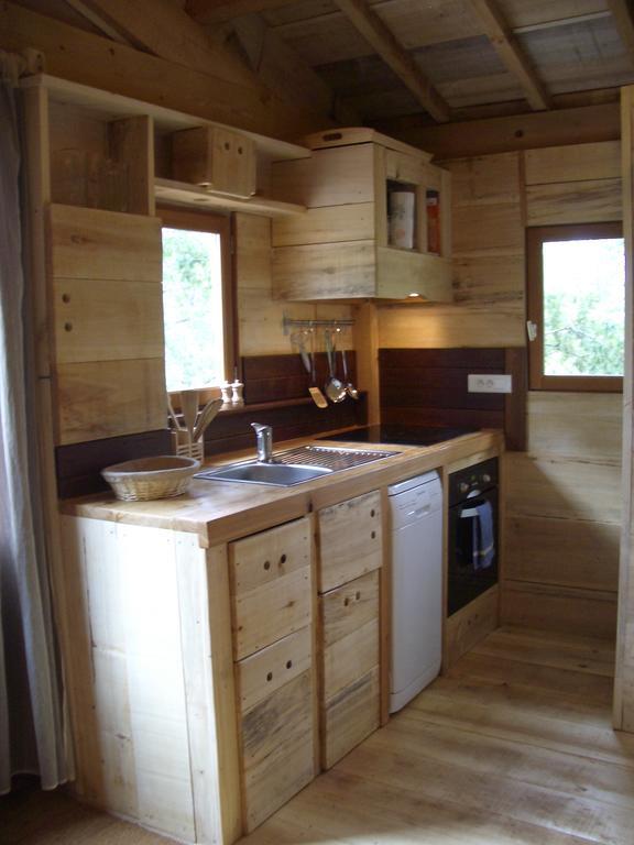 Les Cabanes Du Tertre Urval Buitenkant foto
